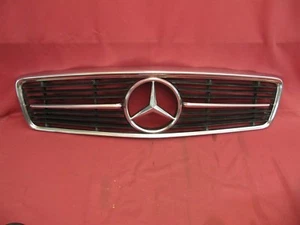 Mercedes Benz 107 Grille 350SL 380SL 380SLC 450SL 450SLC 560SL - Picture 1 of 8