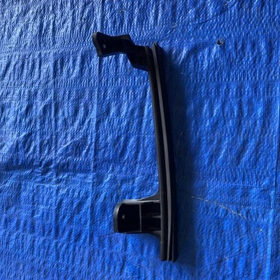 Kia Forte 2007-2010 ventana delantera izquierda guía de pista Foto 1 de 4