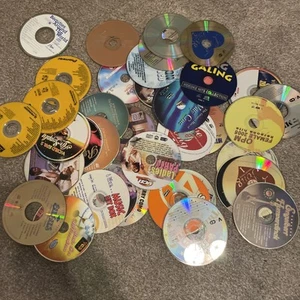 LARGE LOT 40 Mixed Karaoke Laserdiscs DVD VCD CD Filipino Beatles Pop Y2K - Foto 1 di 7