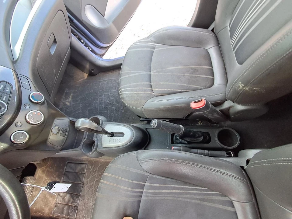 (LID ARMREST ONLY) Console Front Floor Model Fits 13-15 SPARK 2550407 Foto 1 de 4