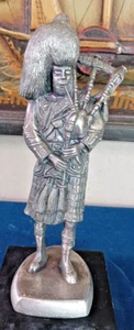 Solid Bronze Sculpture "The Piper" Scotsman with Bagpipes, silver patina - Picture 1 of 8