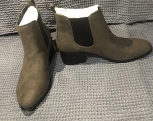 A New Day Women’s Ellie Chelsea Pull On Boots 2” Heel NWT ( Pick Your Size) - Picture 1 of 4