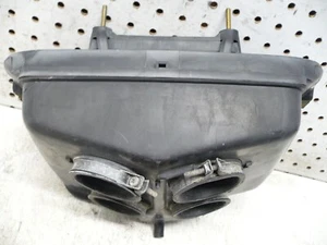SUZUKI 86 GV1400 CAVALCADE AIRBOX FILTRO DE AIRE CAJA CARCASA OEM - Imagen 1 de 9