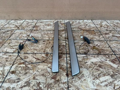 INFINITI Q60 2017-2022 OEM ALFÉIZAR DE PUERTA IZQUIERDA Y DERECHA RASGUÑO RELÁMPAGO (PAR) Foto 1 de 4