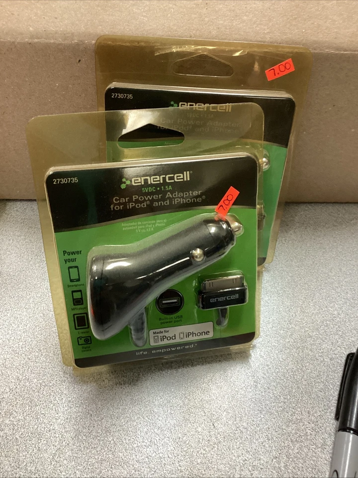 Adaptador de corriente universal Enercell para coche para iPod y iPhone con USB - Oferta Foto 1 de 1