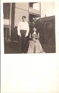 Postal fotográfica RPPC Frank & Aunt Louise Edward Eckhardt, Christ Stockton IL 1910 - Imagen 1 de 2