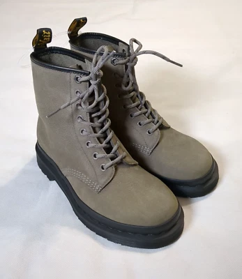 NUEVAS Botas Dr. Martens 1460 Airwair Para Mujer Talla 7 Gris Gamuza Foto 1 de 4