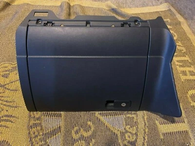 '14-'17 VOLKSWAGEN GTI ЧЕРНЫЙ ПЕРЧАТОЧНЫЙ ЯЩИК OEM 5GM 857 101 11 - Изображение 1 из 4