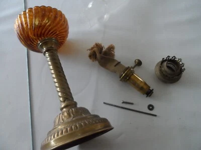 lampe MATADOR 19° Bronze et toupie verre décorée en état de marche - Photo 1/4