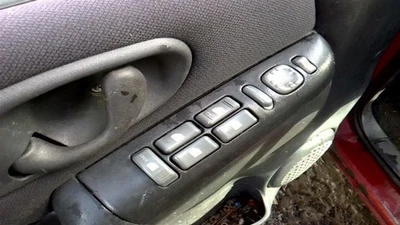 Interruptor de puerta delantera del conductor maestro del conductor se adapta a 99-05 BLAZER S10/JIMMY S15 Foto 1 de 4