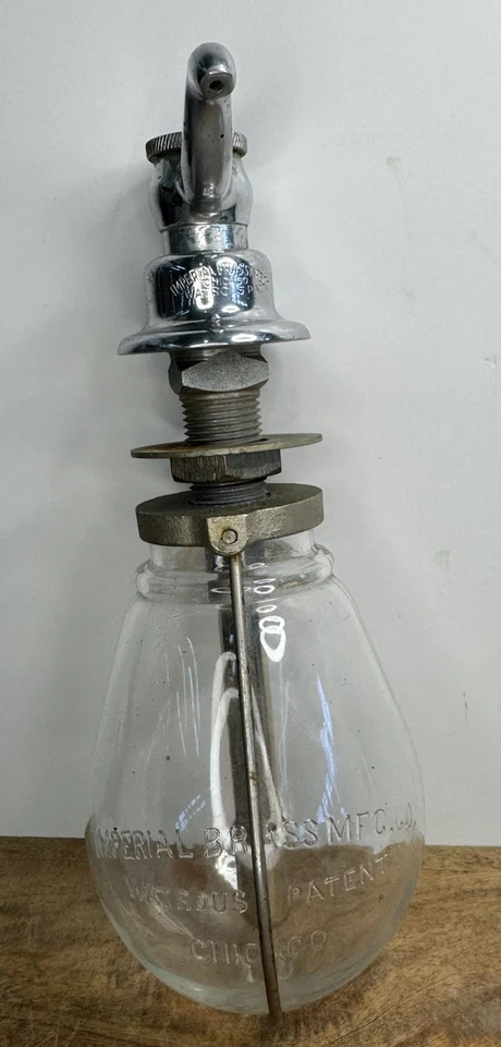 Dispensador de jabón antiguo Imperial Brass Mfg Co vidrio plateado montaje debajo de la encimera Foto 1 de 4