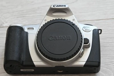 Canon EOS 300 35mm SLR Film Camera Body Only - Image 1 of 4