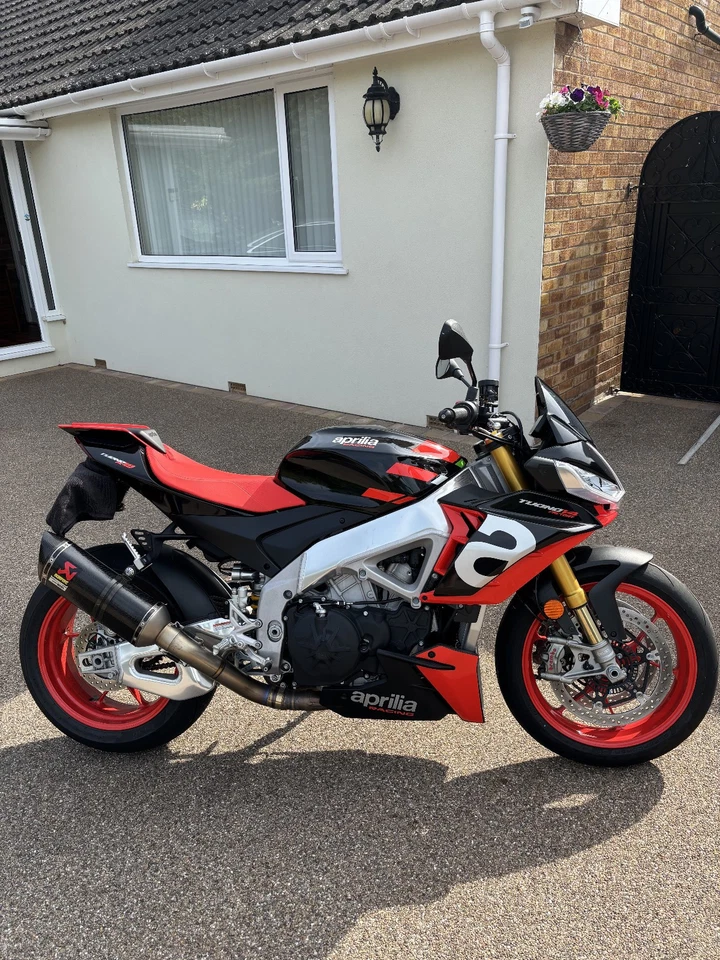 Aprilia Tuono V4 1100 factory - Image 1 of 4