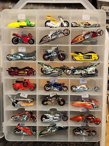 hot wheels/matchbox MOTORCYCLES (case #217) ducati bmw fly by ducati honda - Picture 1 of 25
