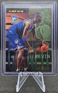 Fleer Kevin Garnett #335 1995-96 base firme novato Timberwolves patio - Imagen 1 de 2