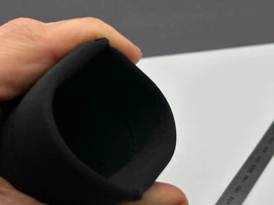 Estuche con monturas para gafas Mexx carcasa semi dura suave negro bolsa plana para gafas Foto 1 de 4