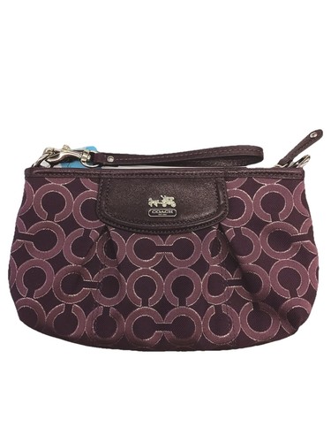 Mini borsa Coach Signature in tela viola con cerniera grande da polso per carte di credito