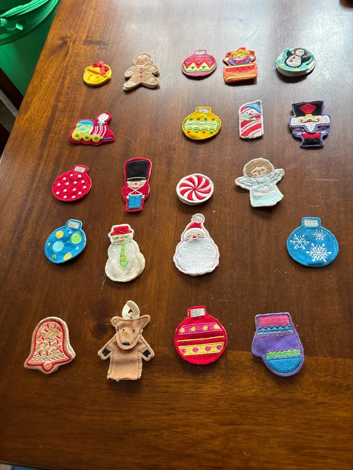 EUC Replacement Ornament U  Hallmark Keepsak Advent Kids Countdown To Christmas - Image 1 of 1