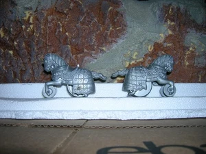 1958 Kellogg's Cereal Premium Jousting Knights 2 caballos juguete - Imagen 1 de 5