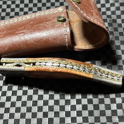 HTK-207 Damascus Steel Custom Handmade Fold Knife/Olive Wood Handle, With Sheath - Image 1 of 4