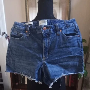 Universal Thread Vintage Midi Women's Size 12/31R Jean Cutoff Shorts Blue - Picture 1 of 7