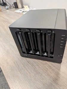 Synology DS415Play 4–Bay Diskless NAS System ONLY - Picture 1 of 3