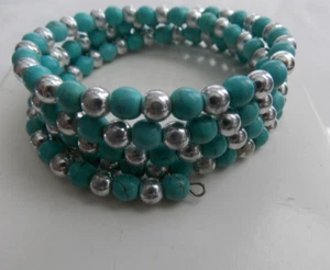 Silver Tone & Turquoise Colored Bead Stretch Cuff Bracelet #F77 - Imagen 1 de 5