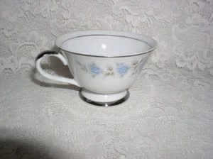 Taza de café de té Lennold Fine China Rhapsody 1812 con imperfecciones plateadas claras - Imagen 1 de 5