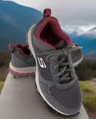 Zapatillas de senderismo Skechers para mujer talla 5,5 de espuma viscoelástica con cordones grises 56075R Foto 1 de 4