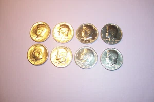  1971 - 1974 P & D Kennedy Half Dollars 8 Münzen Lot Kostenloser Versand - Bild 1 von 1
