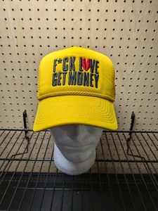 Gorra F*ck Love Get Money Novedad Grado de Campo Correa Ajustable Amarilla - Imagen 1 de 6