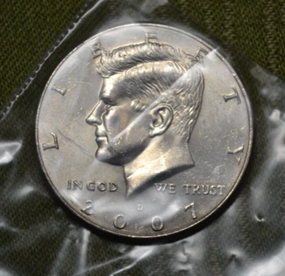 Moneda de medio dólar D Kennedy 2007 - circulada Foto 1 de 2