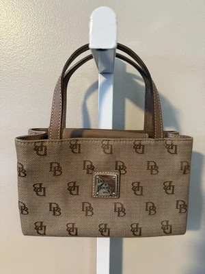 Bolso Dooney Bourke Y2K Vintage Solapa de Cuero Foto 1 de 4