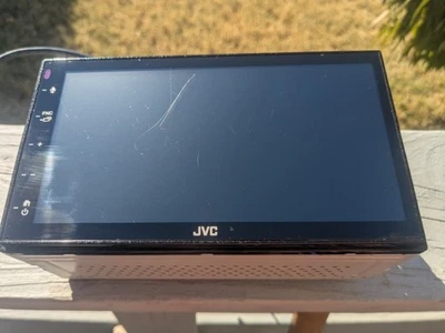 Receptor multimedia digital JVC KW-M56BT (no reproduce discos DVD/CD) Foto 1 de 3