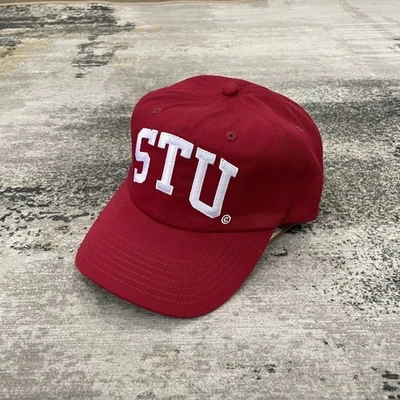 STUSSY STU ARCH CAP HAT DARK RED Foto 1 de 4