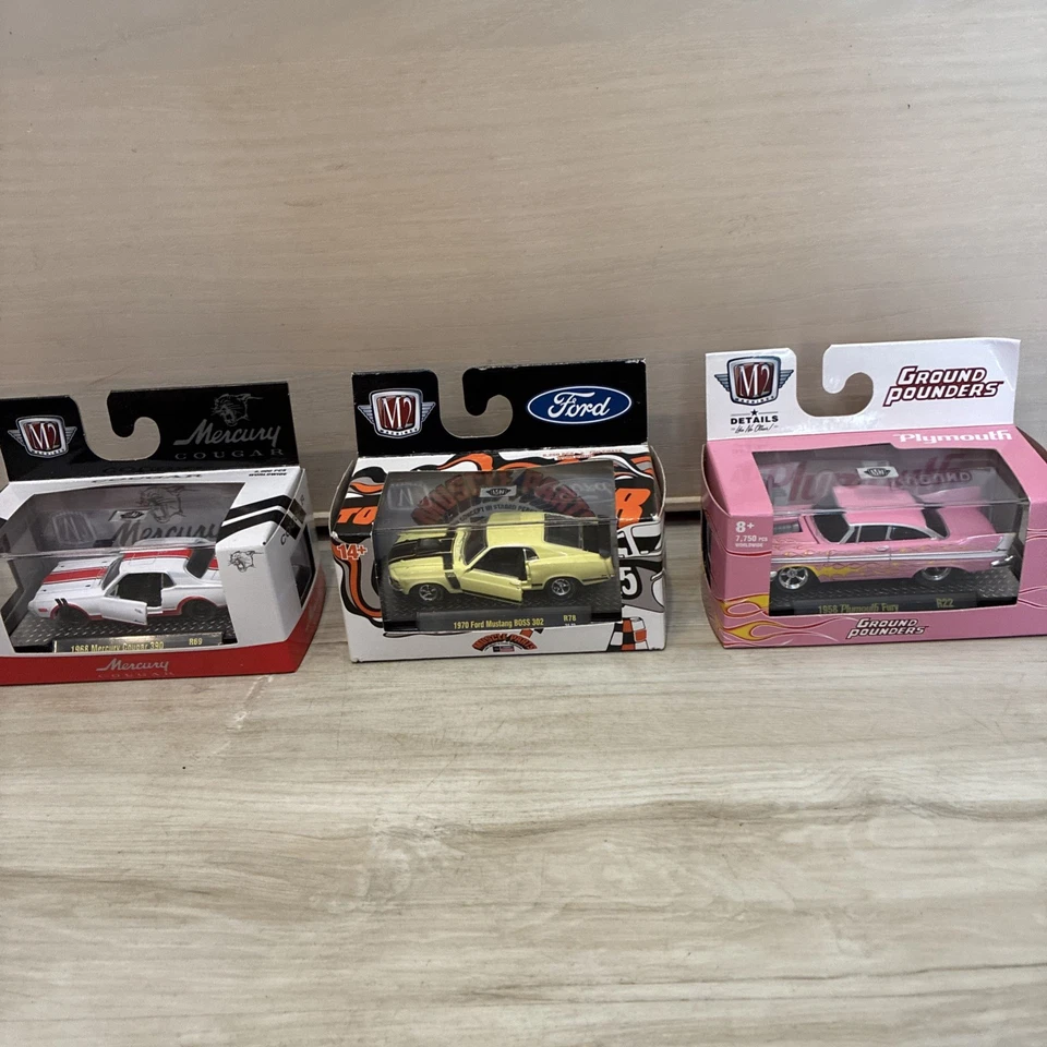 M2 Machines Detroit Muscle 1970 Ford Torino GT 429 CJ Car Model - 1:64