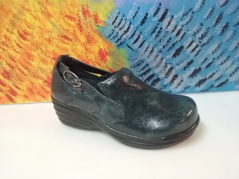 Zuecos Dickies verde y negro para mujer talla US 6,5/9" Foto 1 de 4