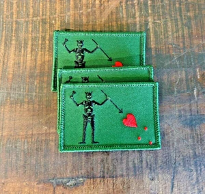 Blackbeard’s Flag Patch Set of 3 | Iron-On or Sew-On | Pirate Skull Patch | True - Picture 1 of 2