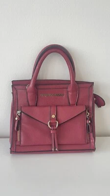 "Cartera Christian Siriano For Payless roja de imitación de cuero pequeña 10"" W X 8"" H" Foto 1 de 4