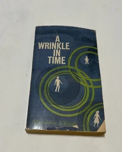 A WRINKLE IN TIME Madeleine L'Engle 1970 Paperback BS1S2 - Picture 1 of 14