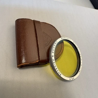 Rolleiflex Bay III medium yellow filter with Leather Case For 2.8 TLR - Image 1 of 4