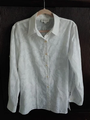 Jones New York White Floral Shirt Blouse Large - Image 1 of 4