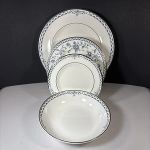 Royal Doulton JOSEPHINE PLATINUM 4 pezzi piattini e zuppiera coupé - Foto 1 di 19