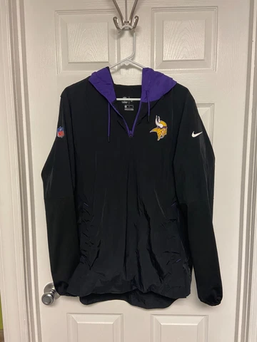 Men's Medium NFL Nike On Field Minnesota Vikings Hooded Windbreaker Rain Jacket Cover