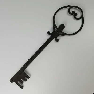 Vintage Metal Key Shaped Wall Hanging Key Holder Rust Iron 6 Hooks 14.75 inch - Image 1 of 4