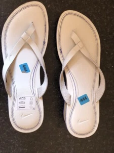 Nike Women White Leather Sandals Size 8, New - Picture 1 of 14