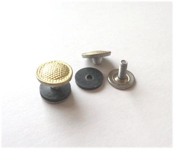 2x Schraub - Knopf DDR für Uniform - Schulterstücke Deutsche Reichsbahn Knöpfe - Bild 1 von 1