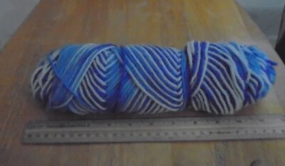 Пряжа 2,5 унции (71 г) цветной градиент моток 4 слоя 2 оттенка перивинкль фиолетовый белый - Изображение 1 из 2