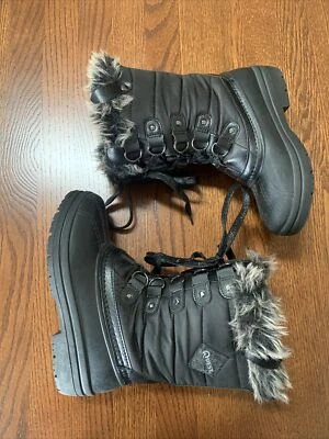 Botas de nieve de invierno Quest para mujer Thinsulate con cordones ribete de piel sintética talla 4 negras Foto 1 de 4