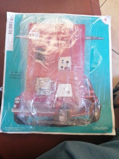 COSTRUISCI LA MITICA FIAT 500  HACHETTE Scala 1:7 Uscita N 9 - Immagine 1 di 1